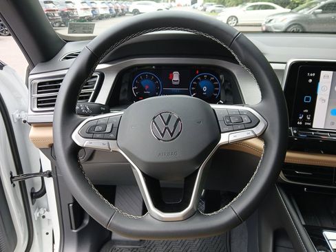 New 2026 Volkswagen Atlas Cross Sport SE image 14