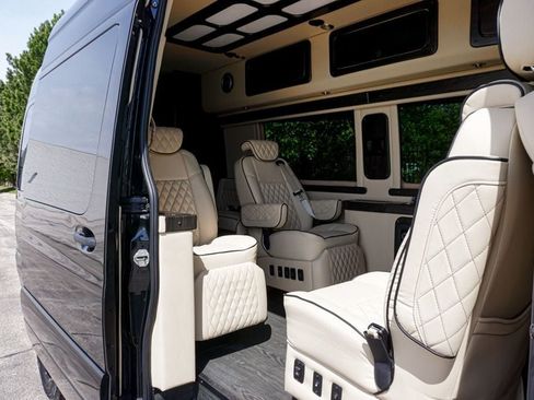 Used 2021 Mercedes-Benz Sprinter 3500 image 40