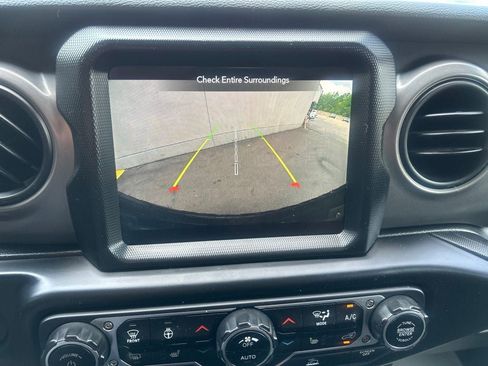 Used 2023 Jeep Wrangler Unlimited Sport AWD/4WD image 17