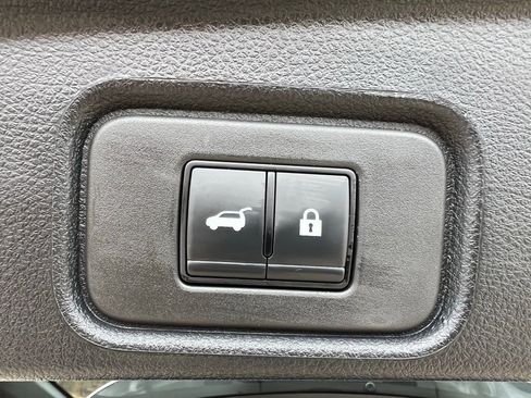 Used 2025 Nissan Pathfinder Platinum w/ Lighting Package (N92) image 23