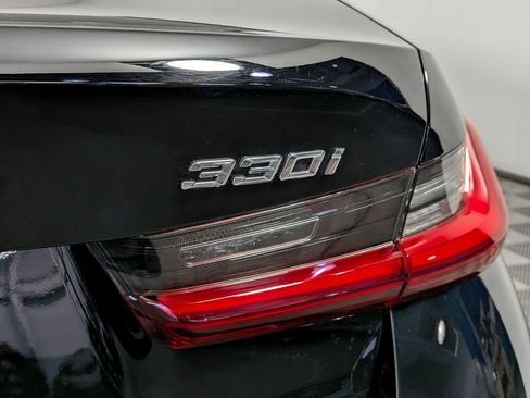 Used 2025 BMW 330i xDrive Sedan w/ M Sport Package image 10