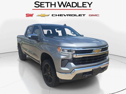 Used 2023 Chevrolet Silverado 1500 LT AWD/4WD image 36