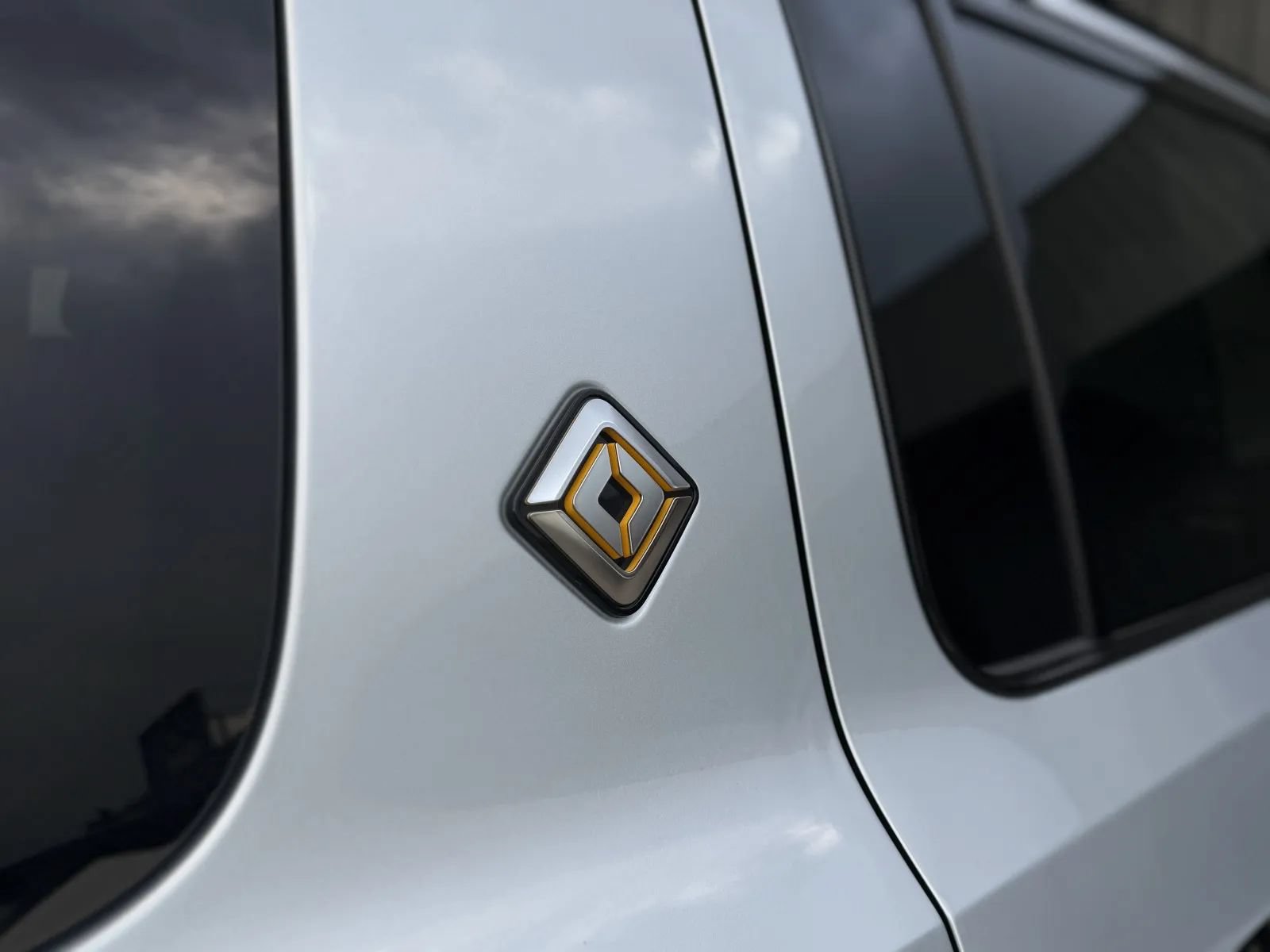 Used 2025 Rivian R1S Adventure Dual AWD/4WD image 48