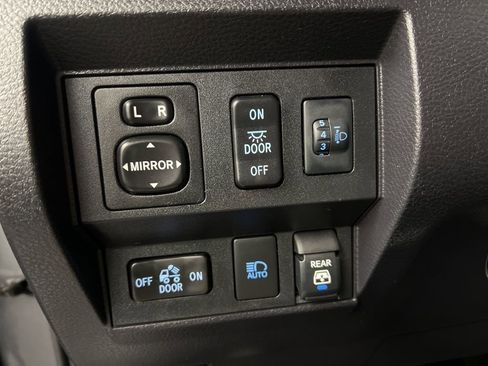 Used 2021 Toyota Tundra SR5 w/ SR5 Upgrade Package RWD image 23