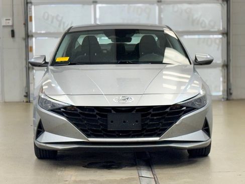 Used 2021 Hyundai Elantra SEL FWD image 2