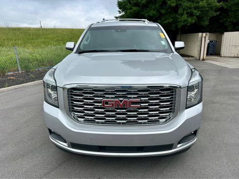 Used 2018 GMC Yukon XL Denali w/ Denali Ultimate Package AWD/4WD image 2
