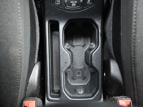 Used 2023 Jeep Renegade Latitude AWD/4WD image 10