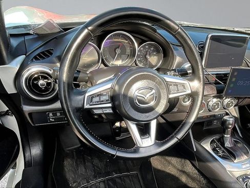 Used 2017 MAZDA MX-5 Miata RF Grand Touring RWD image 9