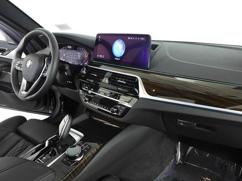 Used 2023 BMW 540i w/ Executive Package RWD image 13