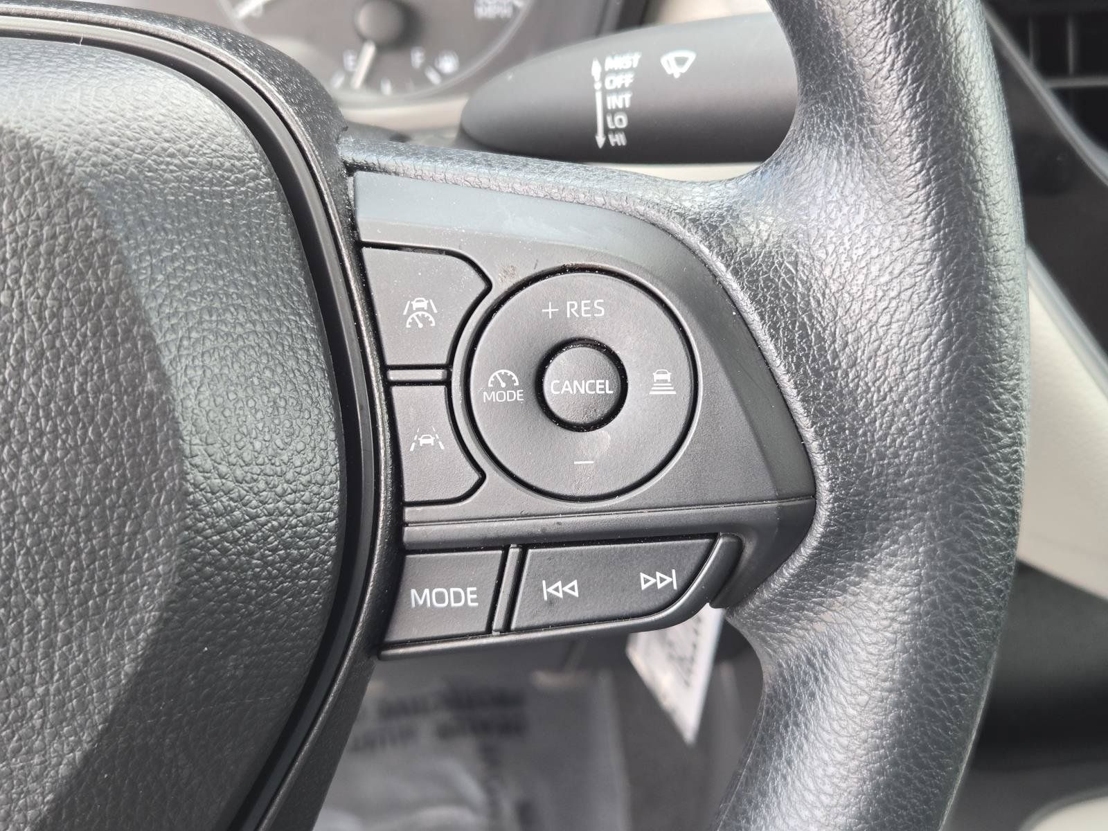 Used 2025 Toyota Corolla LE FWD image 15