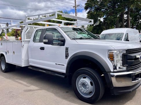 Used 2018 Ford F450 XL w/ Power Equipment Group AWD/4WD image 1