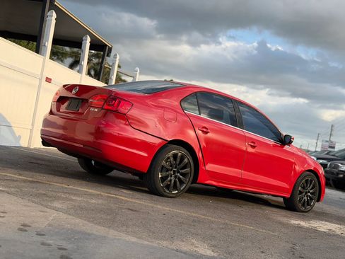 Used 2013 Volkswagen Jetta SE image 4