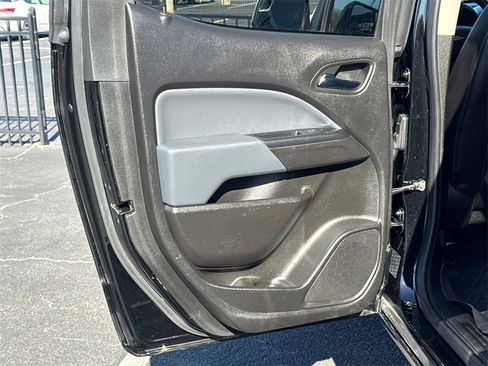Used 2019 Chevrolet Colorado Z71 w/ Z71 Midnight Edition image 22