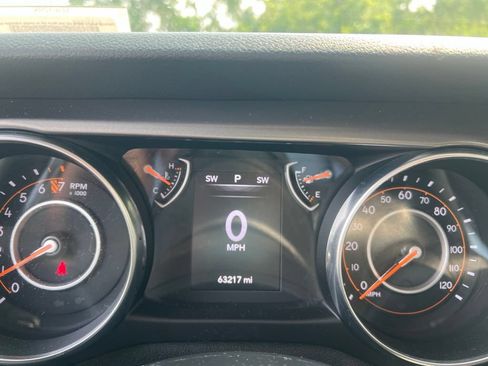 Used 2020 Jeep Wrangler Sport AWD/4WD image 9