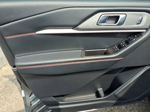 Certified 2025 Ford Explorer ST-Line AWD/4WD image 15