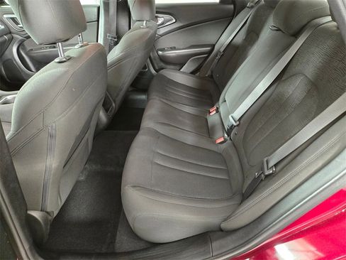Used 2015 Chrysler 200 Limited w/ Convenience Group image 15