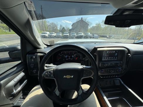 Used 2017 Chevrolet Silverado 2500 High Country w/ Duramax Plus Package AWD/4WD image 40
