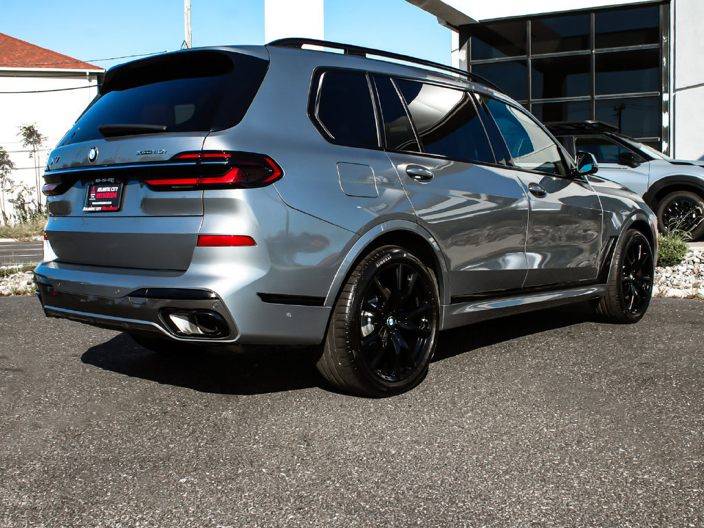 Used 2023 BMW X7 xDrive40i w/ M Sport Package AWD/4WD image 6