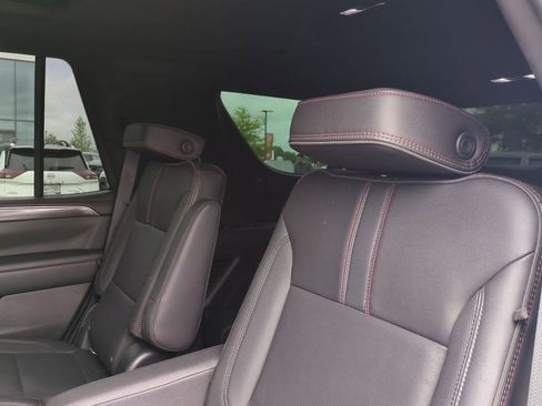 Used 2021 Chevrolet Tahoe RST w/ Luxury Package RWD image 31