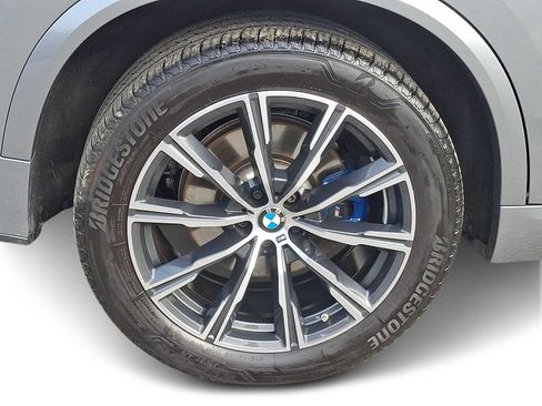 Used 2024 BMW X5 xDrive40i w/ M Sport Package AWD/4WD image 7