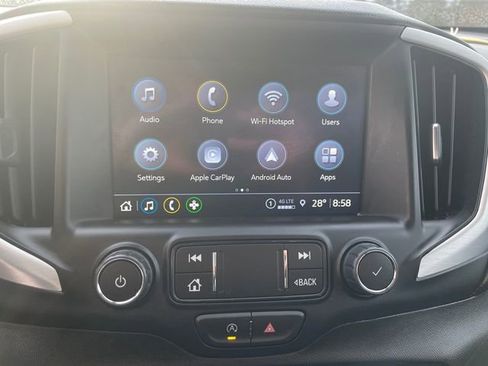 Used 2024 GMC Terrain SLT image 34