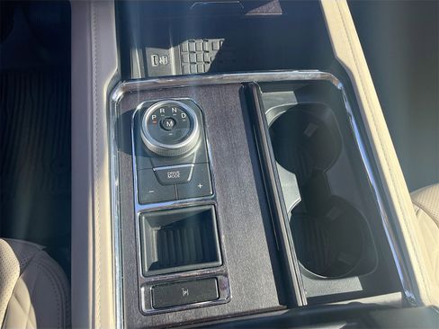 Used 2023 Ford Expedition Platinum image 17
