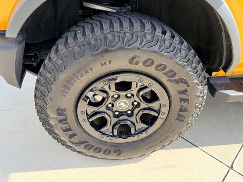 Used 2022 Ford Bronco Wildtrak image 16