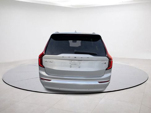 Used 2025 Volvo XC90 B6 Plus image 22