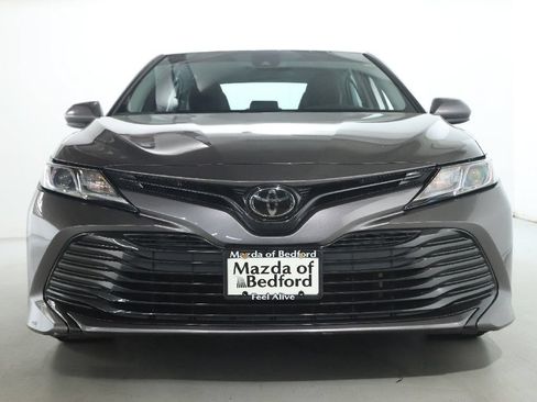 Used 2020 Toyota Camry LE FWD image 5