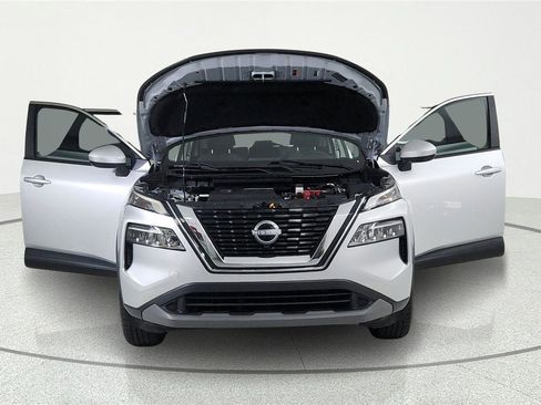 Used 2023 Nissan Rogue SV FWD image 2