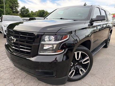 Used 2018 Chevrolet Suburban LT w/ RST Edition RWD image 2