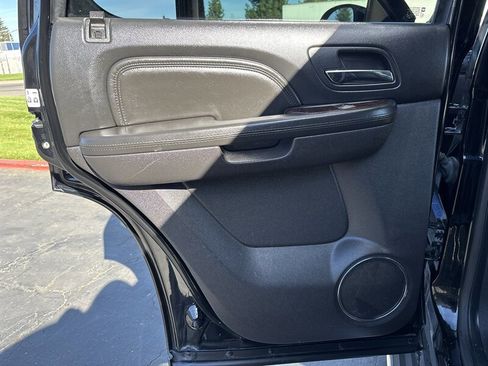 Used 2014 GMC Yukon Denali image 30