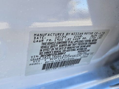 New 2025 Nissan Versa SR w/ Trunk Package FWD image 19
