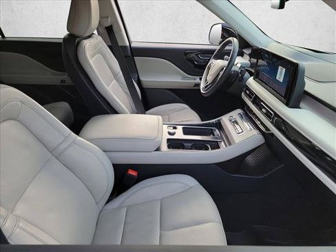 Used 2025 Lincoln Aviator Reserve w/ Illumination Package AWD/4WD image 15