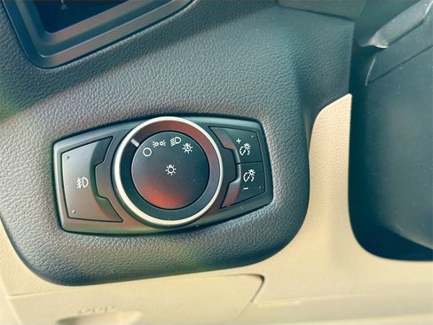 Used 2016 Ford C-MAX Energi SEL w/ Equipment Group 302A image 10