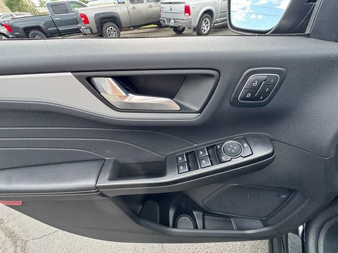 Used 2025 Ford Escape Platinum AWD/4WD image 15