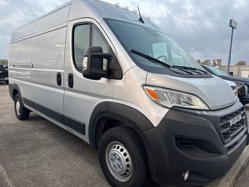 Used 2024 RAM ProMaster 2500 w/ Premium Convenience Group image 2