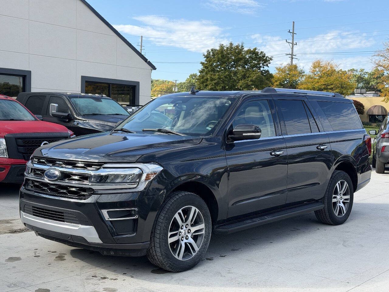 Used 2024 Ford Expedition Max Limited RWD image 4