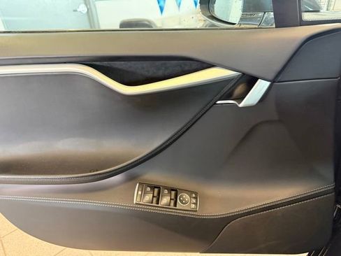 Used 2018 Tesla Model S 100D AWD/4WD image 17