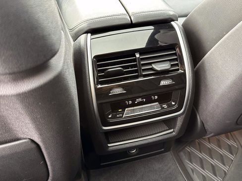 Used 2019 BMW X5 xDrive50i w/ M Sport Package image 12