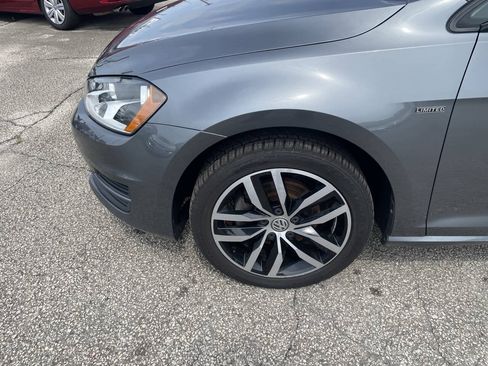 Used 2016 Volkswagen Golf Limited Edition FWD image 9