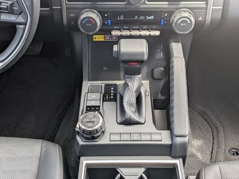 Used 2025 Toyota 4Runner TRD Off-Road Premium AWD/4WD image 19