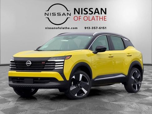 Certified 2025 Nissan Kicks SR image 1