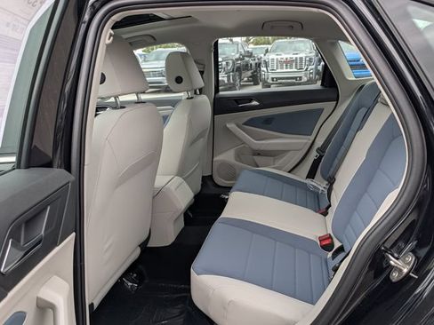 New 2026 Volkswagen Jetta SE FWD image 13