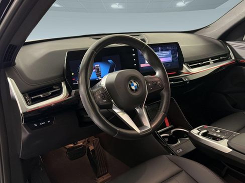 Used 2025 BMW X1 xDrive28i AWD/4WD image 9