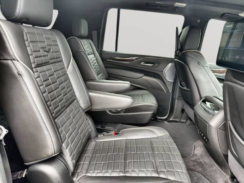 Used 2024 Cadillac Escalade ESV Sport Platinum w/ Heavy-Duty Trailer Package AWD/4WD image 25