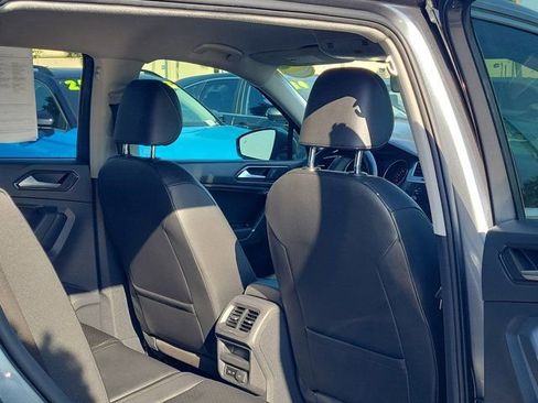 Used 2018 Volkswagen Tiguan SE FWD image 10