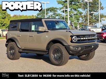 New 2025 Ford Bronco Outer Banks