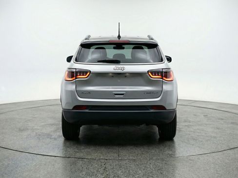 Used 2025 Jeep Compass Limited AWD/4WD image 7