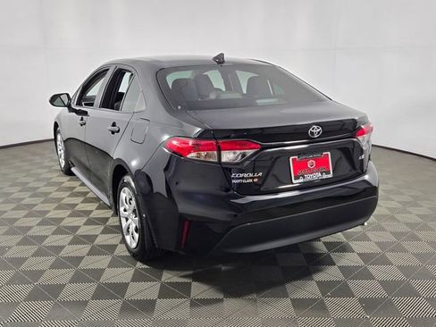 Used 2025 Toyota Corolla LE FWD image 7